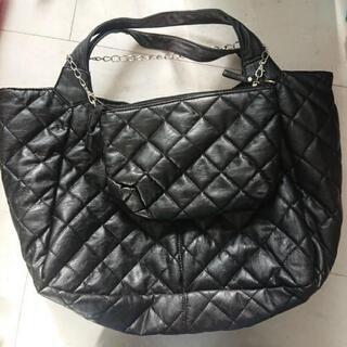 Raydy💗  キルティング模様デカ黒バッグ👜の画像