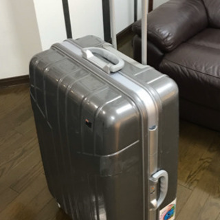 大型スーツケース