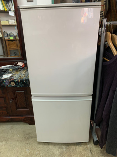 SHARP 140L 冷蔵庫　格安にて！