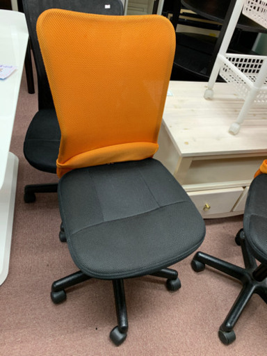 新生活応援オレンジの昇降式デスクチェア