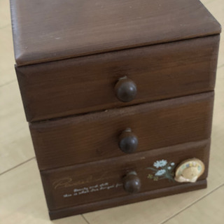 ✩.*˚木製の小物入れ