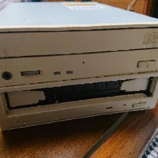 パラレルポートのCD、DVDドライブ