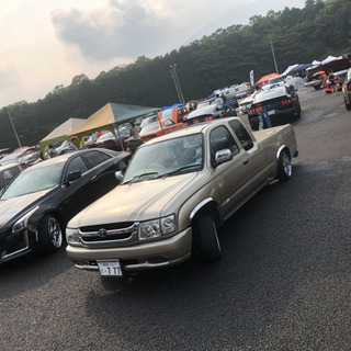 ニューハイラックスRZN152ローライダー仕様の画像