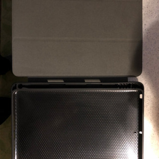 iPadペンホルダー付きケースの画像