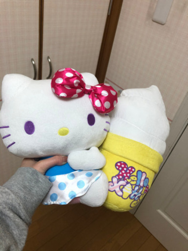 ハローキティのぬいぐるみ