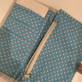 小物収納ポーチ　パスポートも入ります。の画像