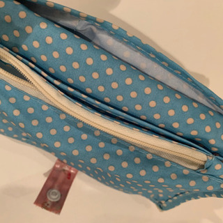 小物収納ポーチ　パスポートも入ります。の画像