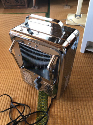 レトロな電気温風機器