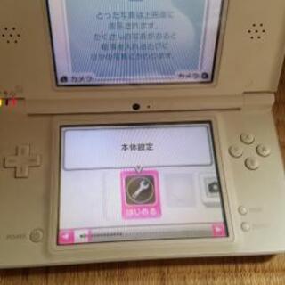 (最終値下げ)DSi LL ホワイトカラー マリオカート付きの画像