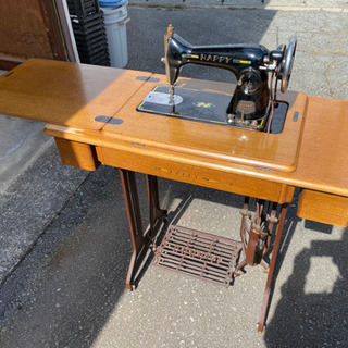 値下げ早い者勝ち！脚付＊ミシン＊美品