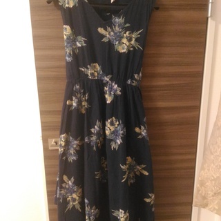 ｒ・ｐ・ｓ花柄紺色ワンピース　Mサイズ　着用感少の画像