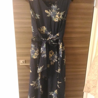 ｒ・ｐ・ｓ花柄紺色ワンピース　Mサイズ　着用感少の画像