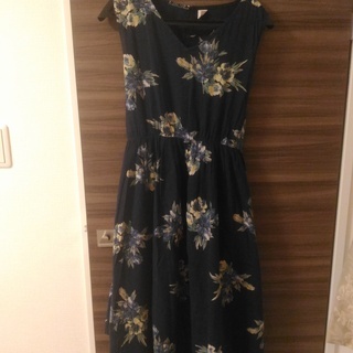 ｒ・ｐ・ｓ花柄紺色ワンピース　Mサイズ　着用感少