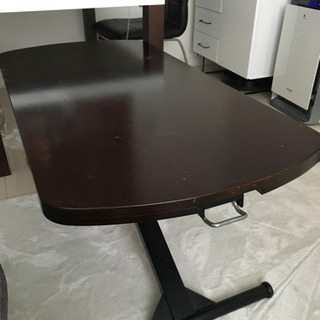 昇降型テーブル