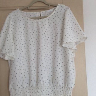 値下げこれからの季節に使えるお洋服の画像