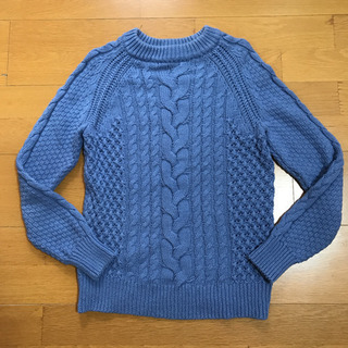 ケーブルニット セーターの画像