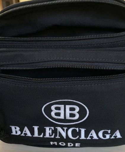 新品 BALENCIAGA ウエストバッグ ボディバッグ　黒