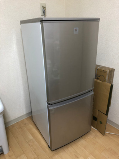 SHARP冷蔵庫　137L  2014年製