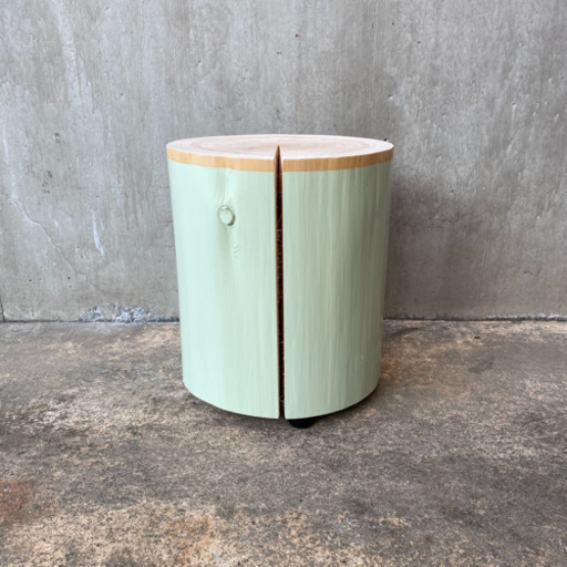 ペンキを塗った切り株スツール(pale olive)  31cm