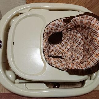 (交渉中のため取引中止)【値下げ！無料】歩行器 シンプル ベビーウォーカーの画像