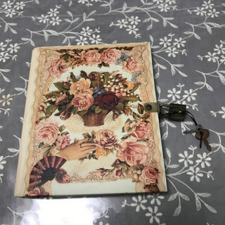 珍しい鍵付きノートです！