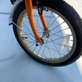 折り畳み自転車の画像