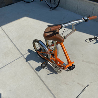 折り畳み自転車の画像