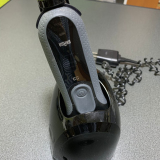 【中古】自動洗浄機能付き電動シェーバー