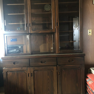 ”引き取り限定”で食器棚を0円にて！ 