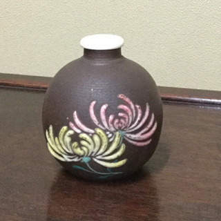 古物　萬古　茶入れ　 　幅7　　奥行7　　高さ7.5　 （ｃｍ）　色絵萬古　茶道具　花絵