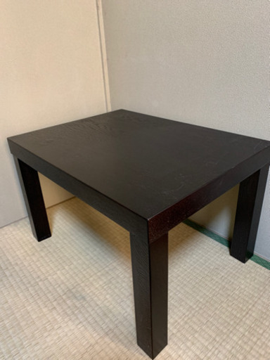 シックなテーブル