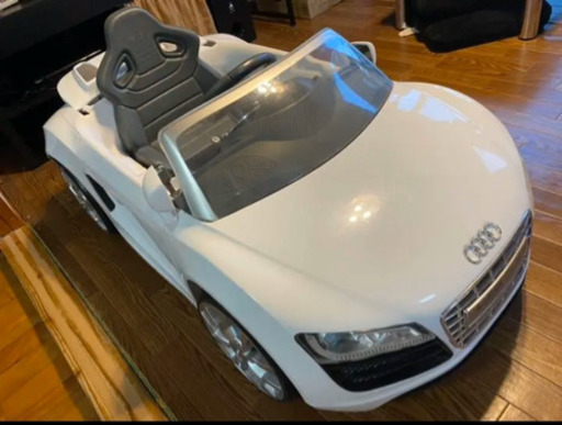 子供用電動自動車 アウディR8スパイダー