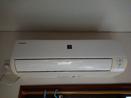 SHARP プラズマクラスターエアコン 10畳用だと思います。