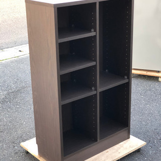 無料🎵カラーボックス、本棚✨幅69×奥行29×高さ106cm 水がかかったのでしょうか天板が膨れてしまってます。😭使ってください！！の画像