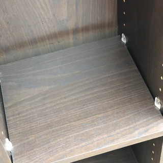 無料🎵カラーボックス、本棚✨幅69×奥行29×高さ106cm 水がかかったのでしょうか天板が膨れてしまってます。😭使ってください！！の画像