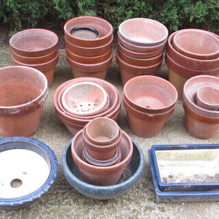 【売約済み】☆無料☆地元のみ☆陶器製　植木鉢　サイズいろいろ　ま...