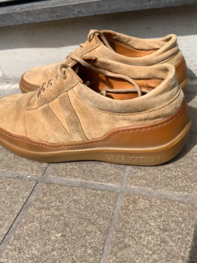 靴 L V