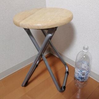 引渡決定済　折り畳み椅子の画像