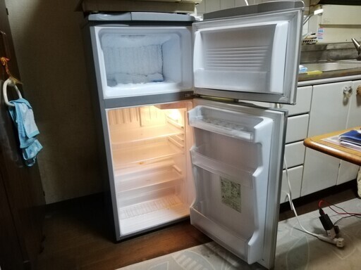 AQUA ノンフロン直冷式冷凍冷蔵庫 AQR-111F 2017年製