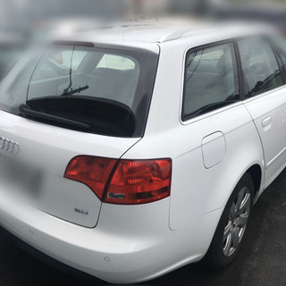 アウディA4アバントの画像