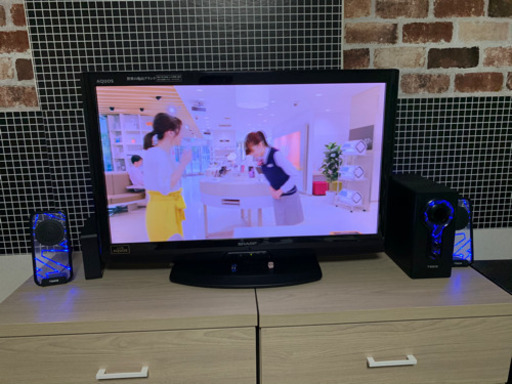 テレビ32型とスピーカーセットで10000円✨