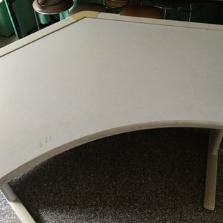 コーナーデスク、２つ 無料！