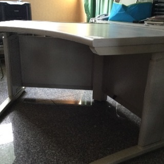 コーナーデスク、２つ 無料！の画像