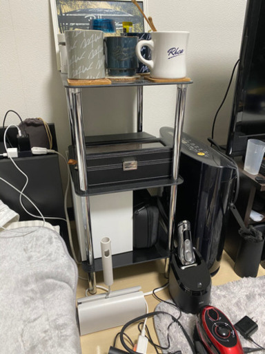 引越しに伴い売ります　ガラスサイドテーブル