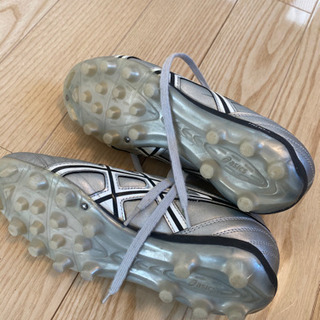 asics サッカー　シューズ　スパイク　23.5の画像