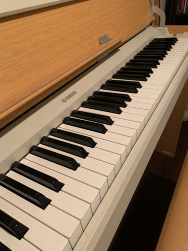 YAMAHA 電子ピアノ　ARIUS（アリウス）