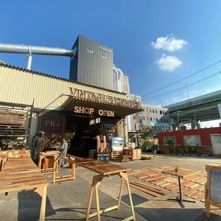 TVで注目されています★世界でも珍しい★ 東大阪の廃古材から家具やインテリアを作る町工場ですの画像
