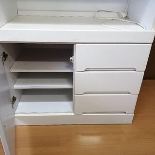 ニトリの食器棚の画像