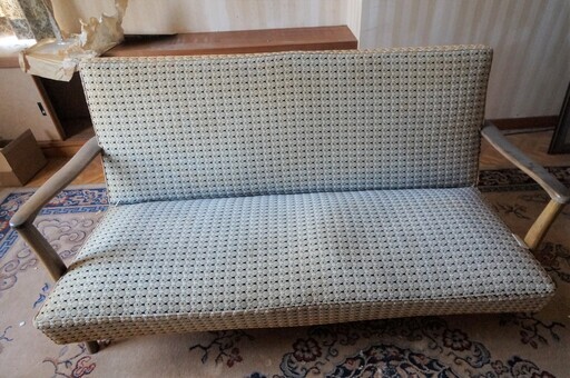 レトロなソファー2～3人掛け