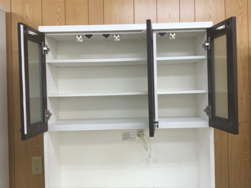 【リサイクルサービス八光　田上店　配達・設置OK】ニトリ　エナメルホワイト＆ダークブラウン　2口コンセント付キッチンボード